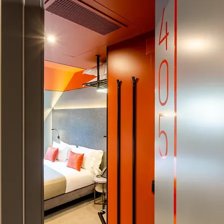 Lx Arch Hotel